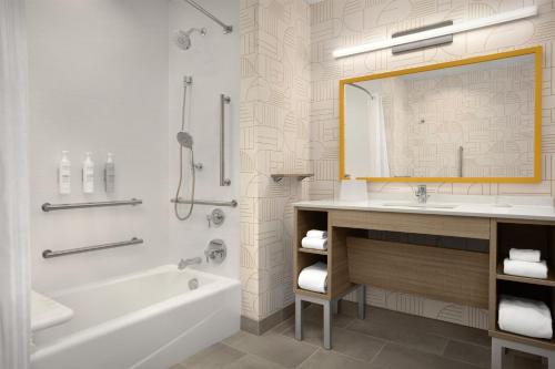 home2 suites goodyear phoenix west az
