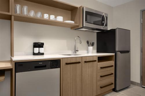 home2 suites goodyear phoenix west az