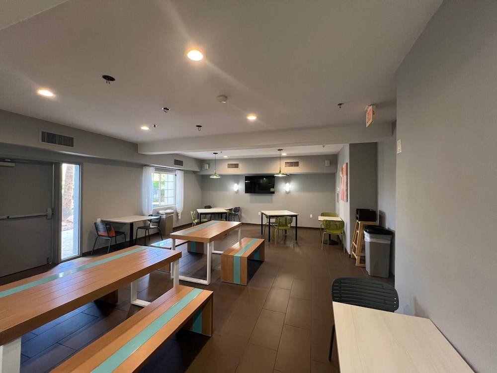 spark by hilton glendale phoenix north