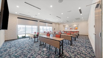 home2 suites by hilton pasco tri cities airport wa