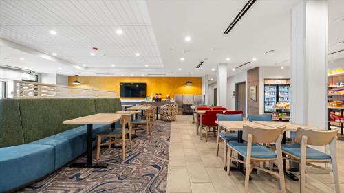 home2 suites by hilton pasco tri cities airport wa