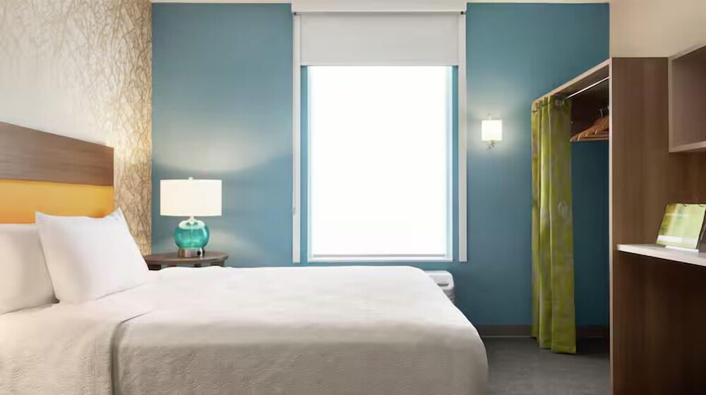 home2 suites by hilton riverside downtown