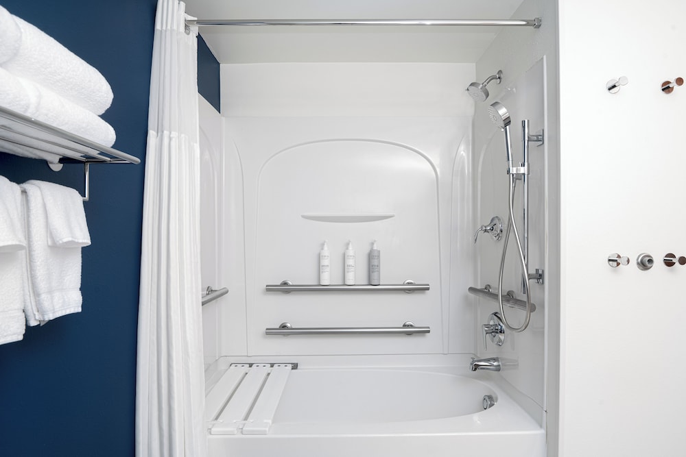 spark by hilton smithfield i 95