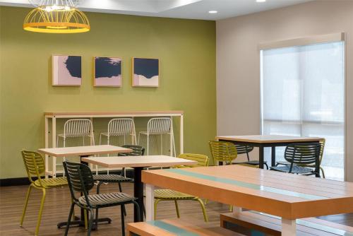 spark by hilton smithfield i 95