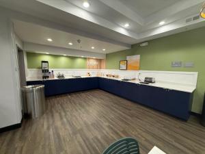 spark by hilton smithfield i 95