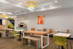 spark by hilton smithfield i 95