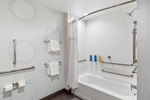 tru by hilton richmond northwest