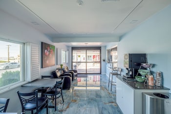 hotel avenida victorville i 15