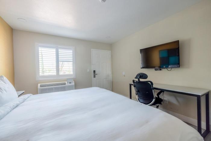 hotel avenida victorville i 15