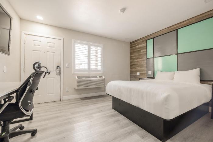 hotel avenida victorville i 15