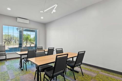 spark by hilton selma