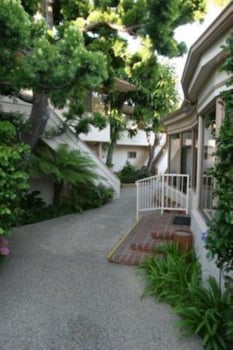 laguna shores studio suites