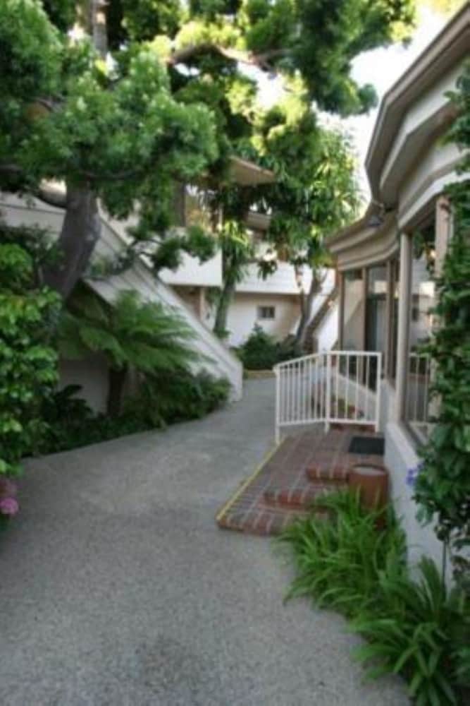 laguna shores studio suites