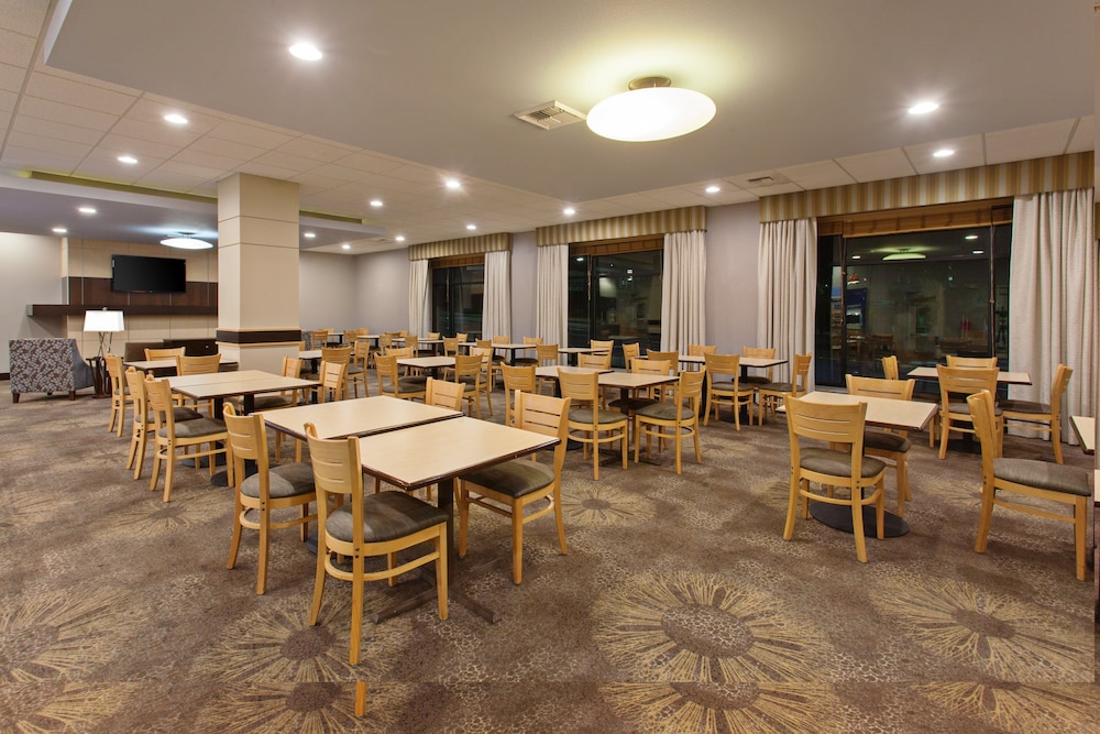 hilton garden inn tacoma downtown