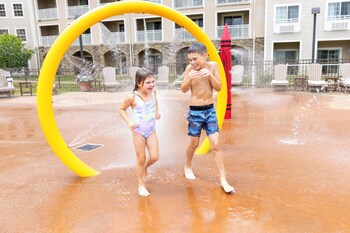 The Lodge At Geneva,Austinburg>>Ashtabula,4 star