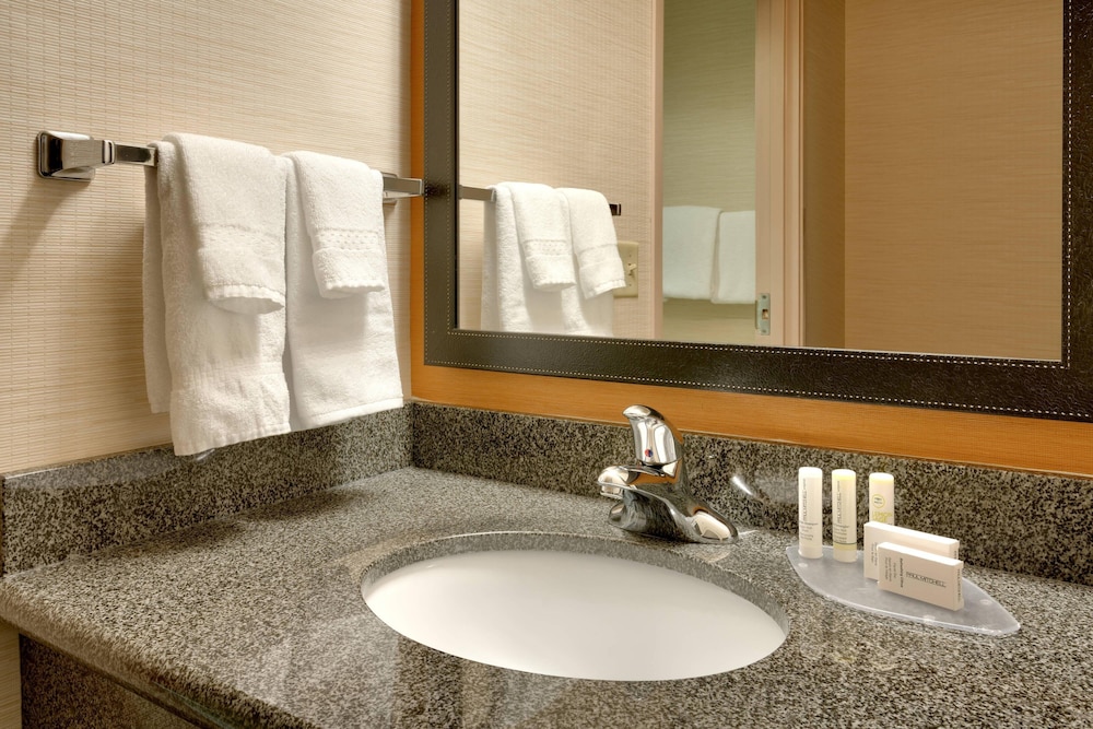 spark by hilton salt lake city airport