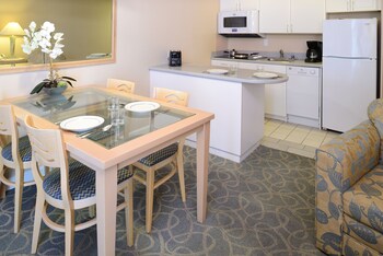 Hilton Vacation Club Riviera Beach & Shores,,3 star
