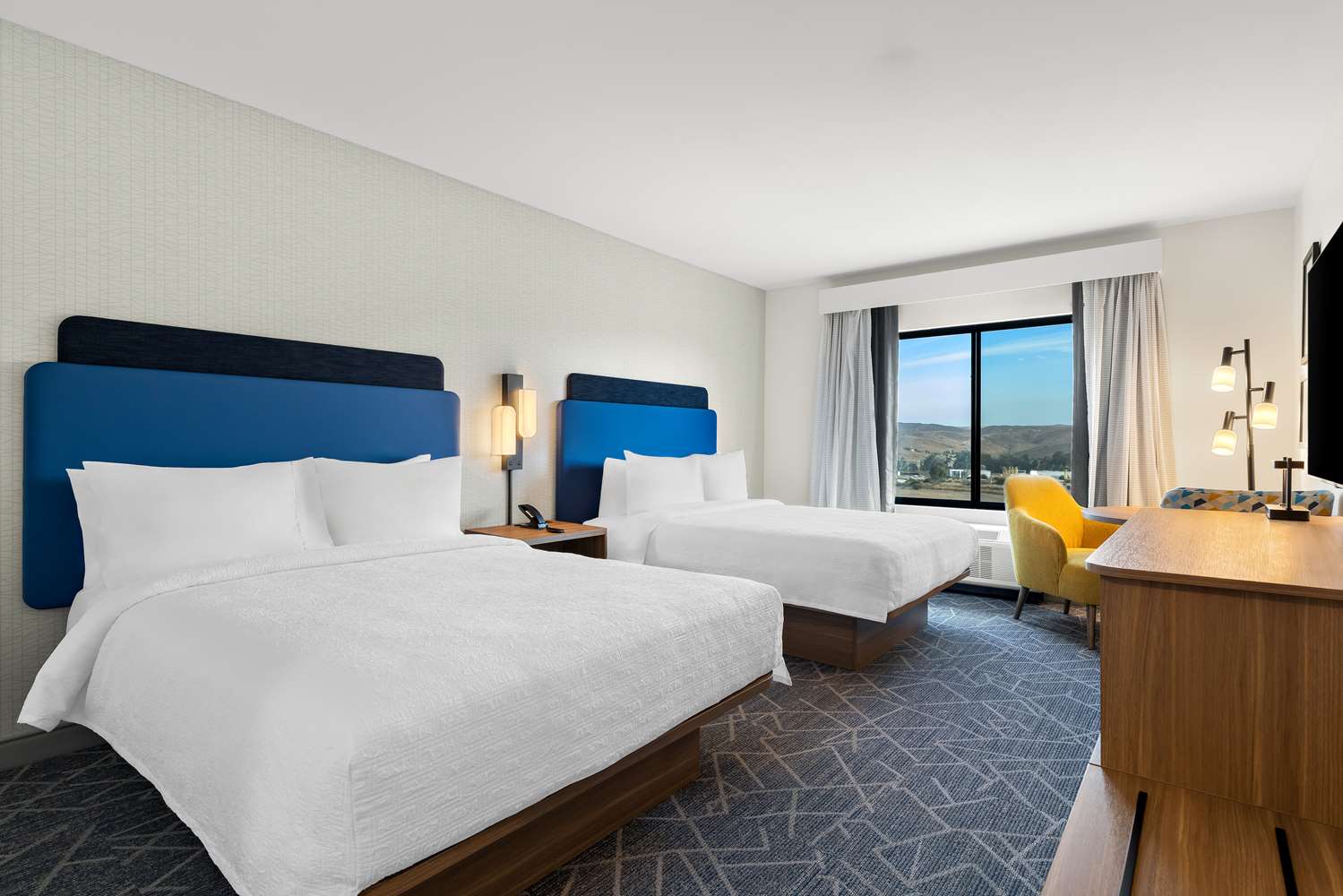 hampton inn and suites corona ca