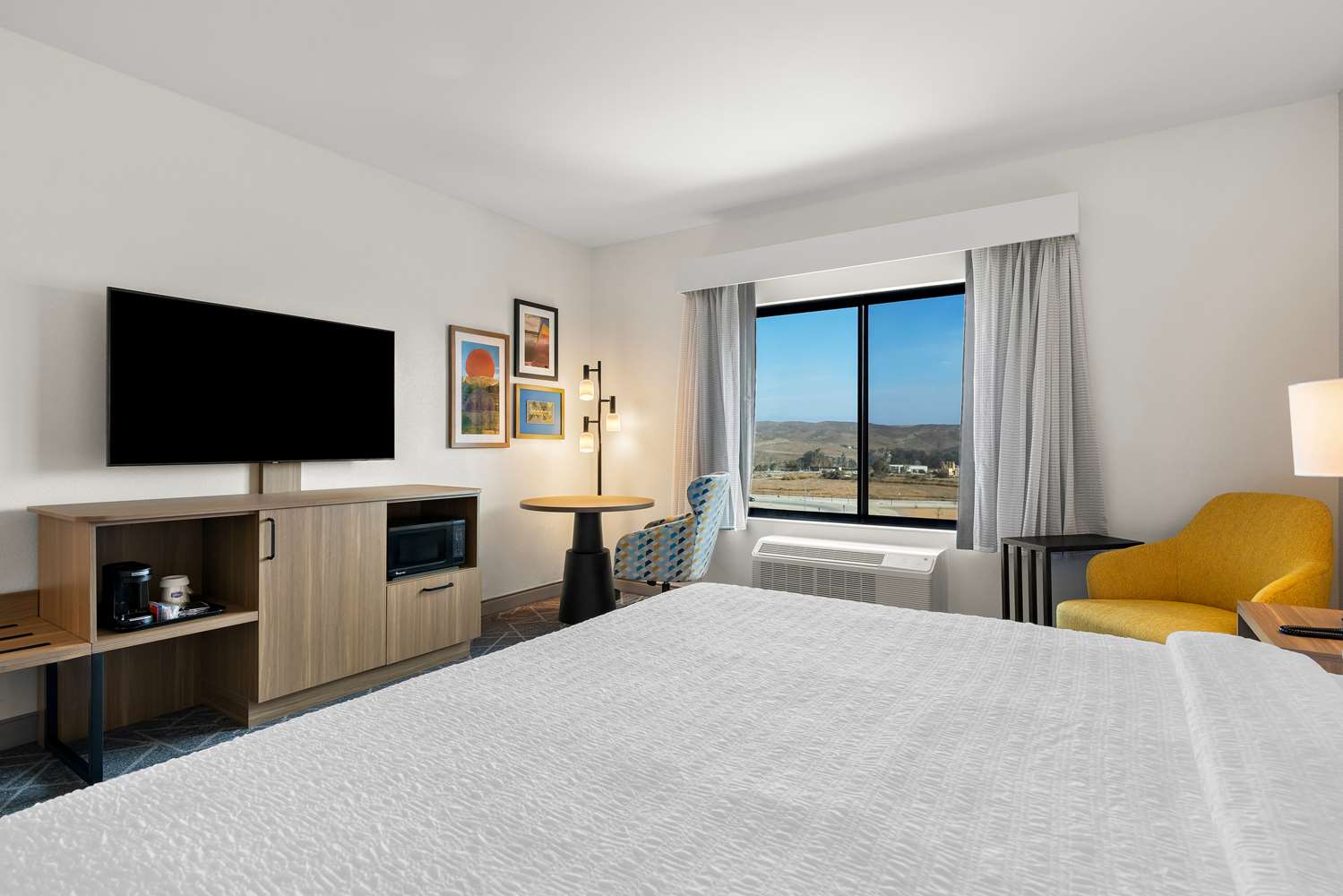 hampton inn and suites corona ca