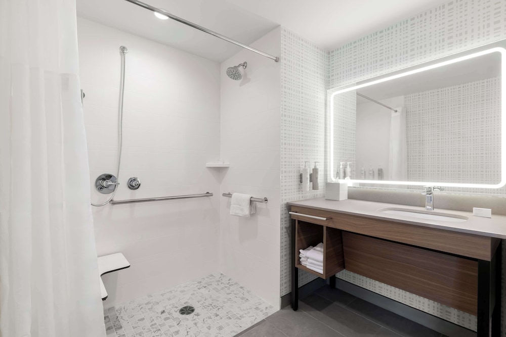 hampton inn and suites corona ca