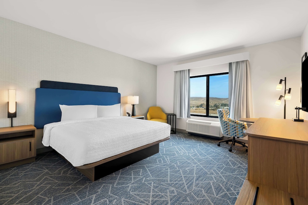hampton inn and suites corona ca