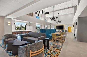 Hampton Inn & Suites Corona, Ca,,3 star