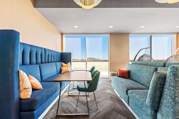 Tru By Hilton Dixon,,3 star