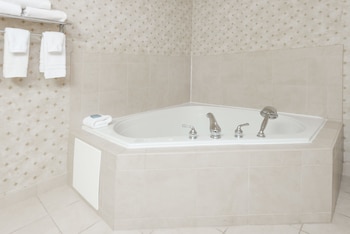 home2 suites by hilton st charles st louis