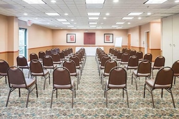 home2 suites by hilton st charles st louis