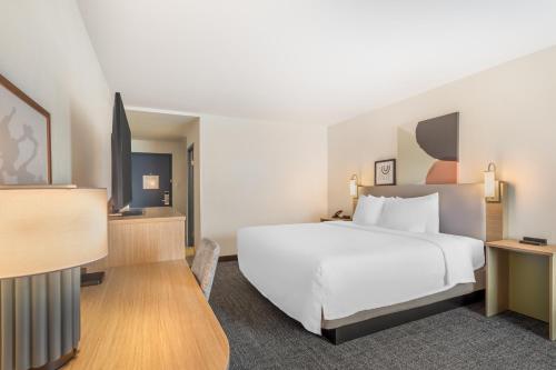 spark by hilton knoxville north i 75