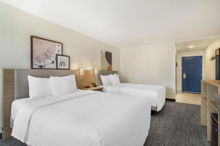 spark by hilton knoxville north i 75