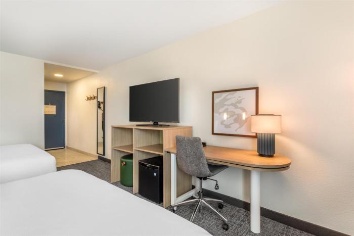spark by hilton knoxville north i 75