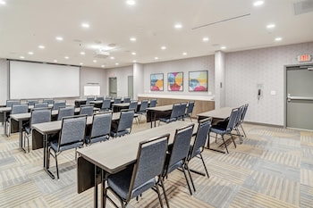 home2 suites by hilton crestview i 10