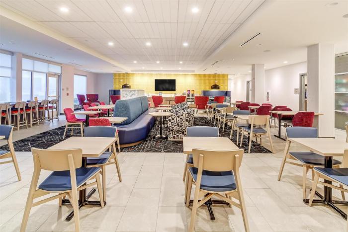 home2 suites by hilton crestview i 10