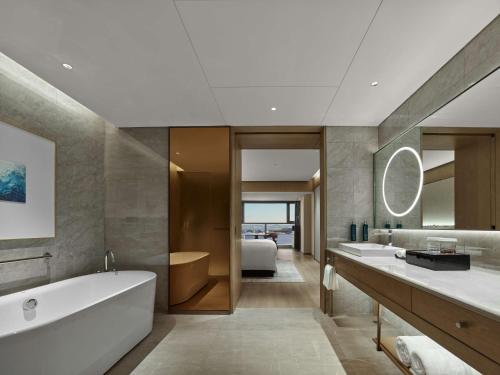 doubletree by hilton weihai china