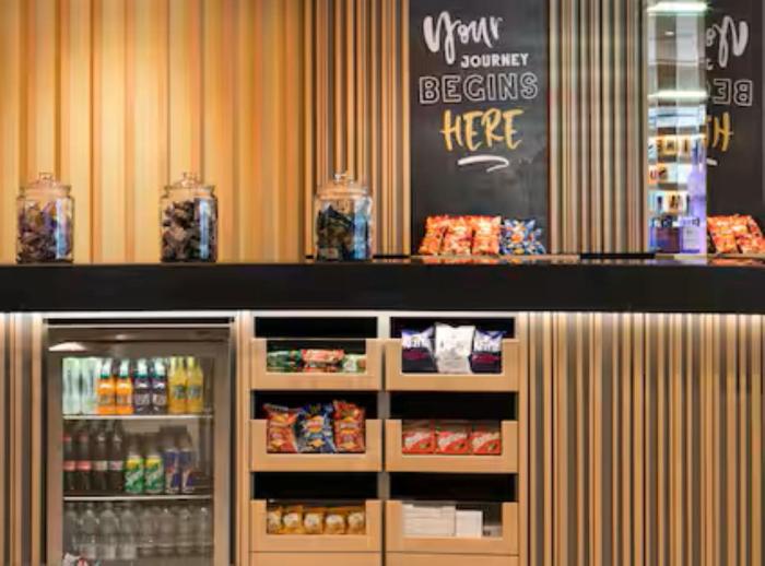 hampton by hilton wroclaw airport