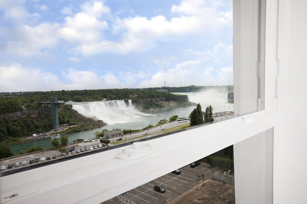 the brock niagara falls fallsview tapestry by hilton
