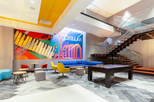 tru by hilton chillan ferrat