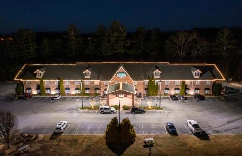 mountain inn and suites