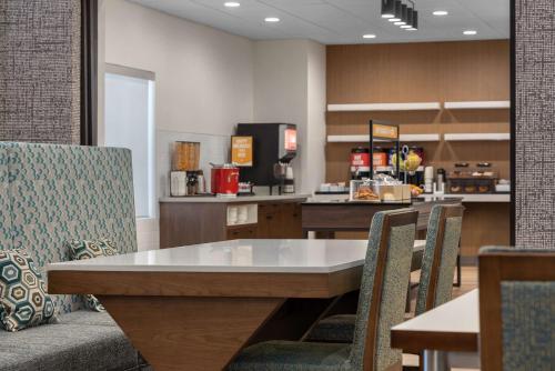 hampton inn and suites orangeville on