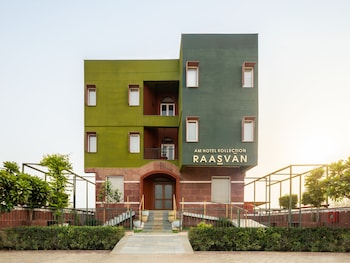 raasvan vrindavan am hotel kollection