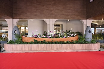 0484 aero lounge terminal 2 cochin airport hotel