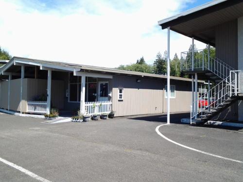 oceans inn and suites