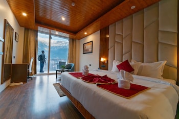 the whitestone inn and suites manali