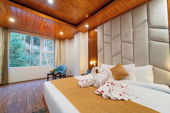 the whitestone inn and suites manali