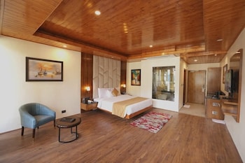 the whitestone inn and suites manali