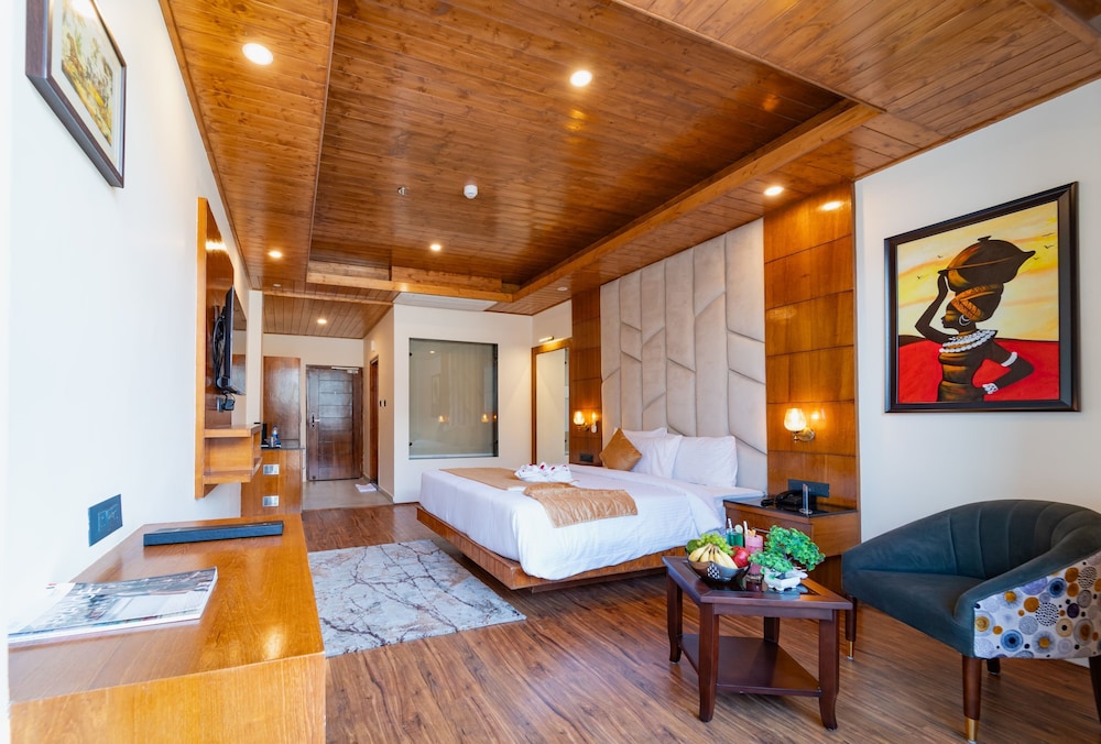 the whitestone inn and suites manali
