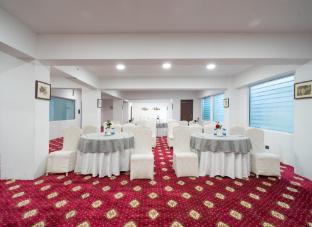 the whitestone inn and suites manali