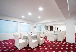 the whitestone inn and suites manali