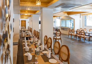 the whitestone inn and suites manali